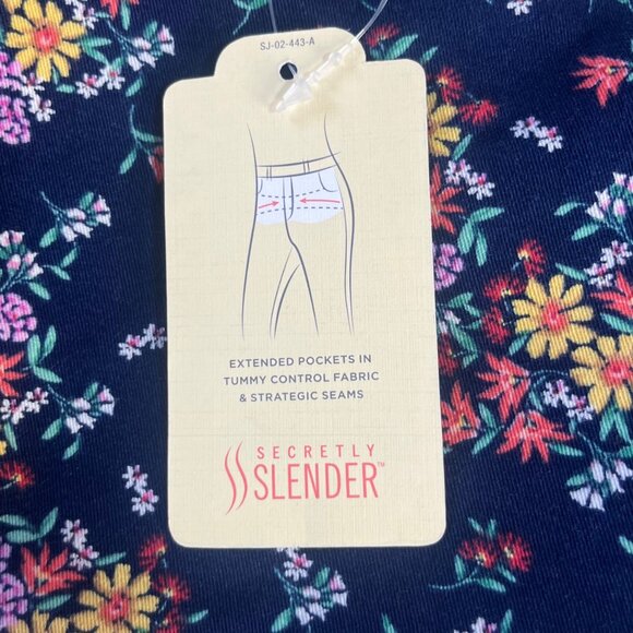 St Johns Bay Floral Shorts Womens 12 Blue New 5" Mid Rise Summer - Picture 15 of 15